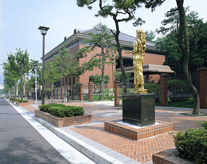 呉市 - 平和産業港湾都市 旧軍港4市